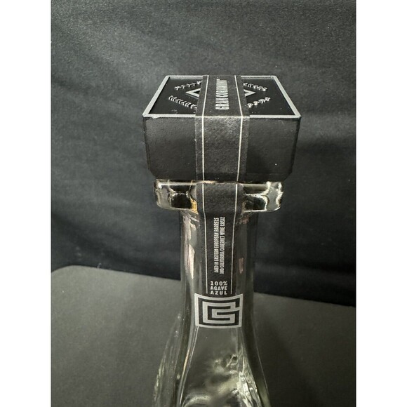 Gran Coramino Reposado Cristalino, Kevin Hart Tequila, EMPTY Decanter 750ml - Picture 4 of 8